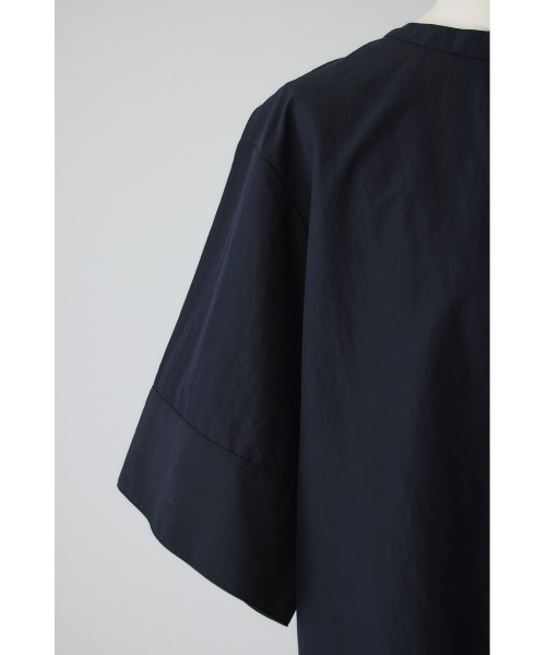 RIM.ARK（リムアーク）の「Asymmetric hem woven T/SH(アシンメトリー ヘム ウーブン ティーシャツ)（Tシャツ/カットソー・レディース・ホワイト/ブラック/ダークネイビー・FREE）」の21枚目の写真