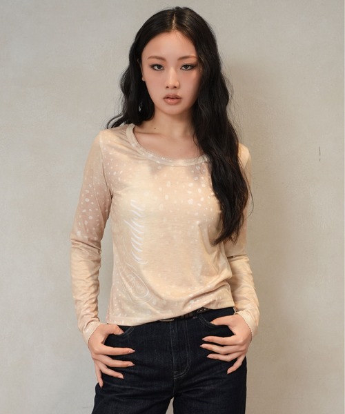sedacle girl(セダクルガール)の「バンビプリントロンT(Tシャツ/カットソー・レディース・ベージュ/グレー・SMALL/MEDIUM)」の3枚目の写真