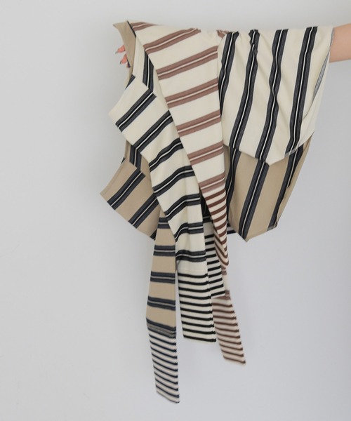 CLEIO(クレイオ)の「【CLEIO】オフショルボーダーTシャツ OFF-SHOULDER BORDER T-SHIRT(Tシャツ/カットソー・レディース・アイボリー/オフホワイト/ベージュ・FREE)」の5枚目の写真