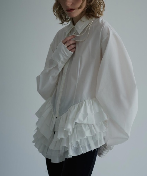 W:Huku(フーク)の「【ノンアイロンシリーズ】ボリュームチュチュペプラムブラウス / No-Iron Voluminous Tutu Peplum Blouse(シャツ/ブラウス・レディース・ブラック/オフホワイト/スカイブルー・FREE)」の2枚目の写真