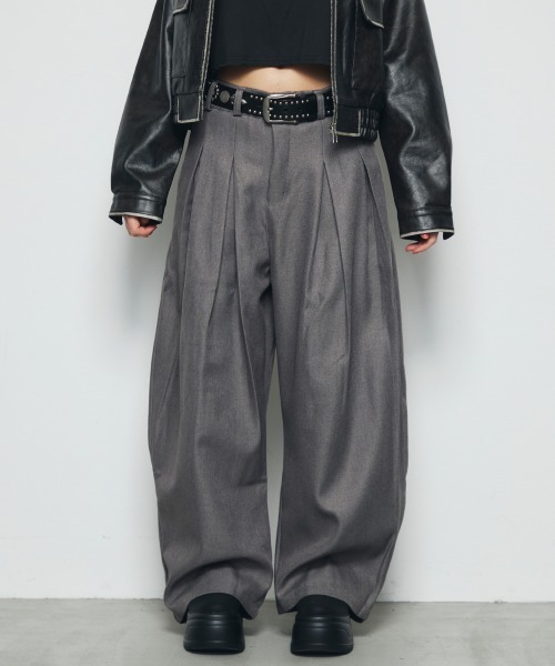 DAZE(デイズ)の「タックデザイン バルーンワイドスラックス(スラックス・メンズ・グレー・SMALL/MEDIUM/LARGE/X-LARGE)」の1枚目の写真