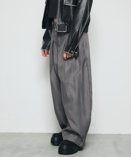 DAZE(デイズ)の「タックデザイン バルーンワイドスラックス(スラックス・メンズ・グレー・SMALL/MEDIUM/LARGE/X-LARGE)」の10枚目の写真