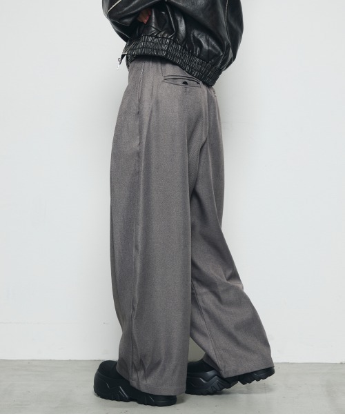 DAZE(デイズ)の「タックデザイン バルーンワイドスラックス(スラックス・メンズ・グレー・SMALL/MEDIUM/LARGE/X-LARGE)」の13枚目の写真