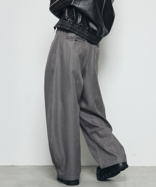 DAZE(デイズ)の「タックデザイン バルーンワイドスラックス(スラックス・メンズ・グレー・SMALL/MEDIUM/LARGE/X-LARGE)」の14枚目の写真