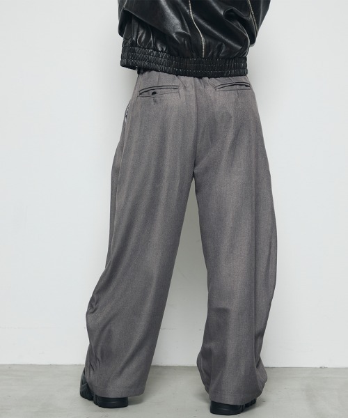 DAZE(デイズ)の「タックデザイン バルーンワイドスラックス(スラックス・メンズ・グレー・SMALL/MEDIUM/LARGE/X-LARGE)」の15枚目の写真