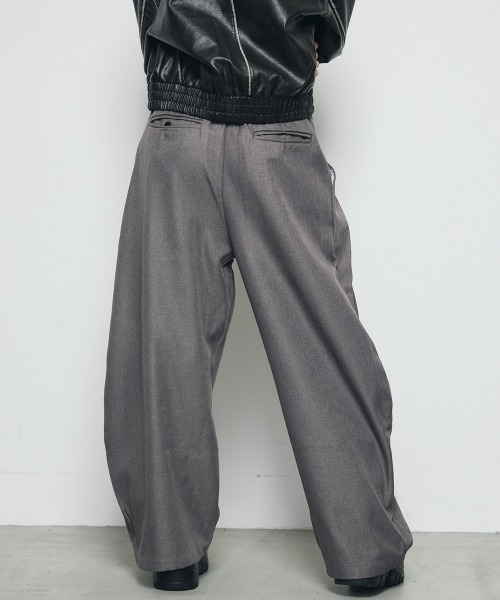 DAZE(デイズ)の「タックデザイン バルーンワイドスラックス(スラックス・メンズ・グレー・SMALL/MEDIUM/LARGE/X-LARGE)」の16枚目の写真