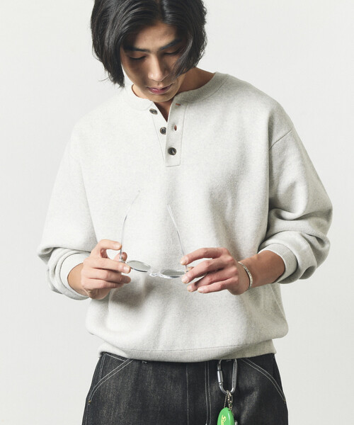 FREAK'S STORE(フリークスストア)の「ウォッシャブル スウェットライク ヘンリーネックニット/静電気ケア(ニット/セーター・メンズ・オフホワイト/チャコールグレー/ブラック/ブラウン/ブルーグリーン/その他15/オレンジ・LARGE/MEDIUM)」の2枚目の写真