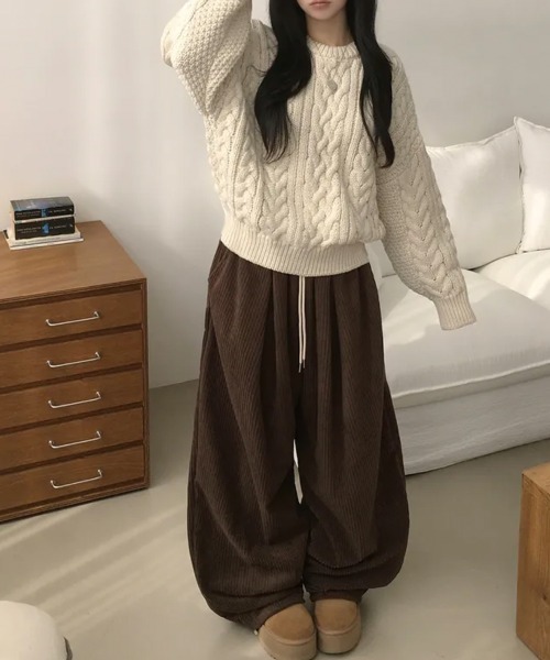 Emilie(エミリー)の「ボリュームコーデュロイ ワイドイージーパンツ(スウェットパンツ・レディース・アイボリー/ライトブルー/ブラウン/ブラック/ネイビー/チャコールグレー・FREE)」の7枚目の写真