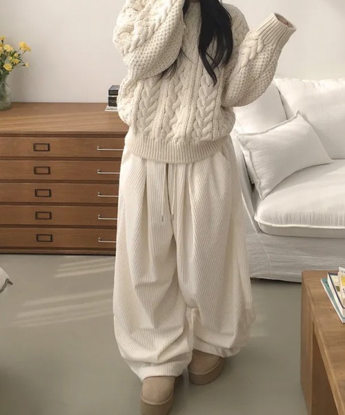 Emilie(エミリー)の「ボリュームコーデュロイ ワイドイージーパンツ(スウェットパンツ・レディース・アイボリー/ライトブルー/ブラウン/ブラック/ネイビー/チャコールグレー・FREE)」の14枚目の写真