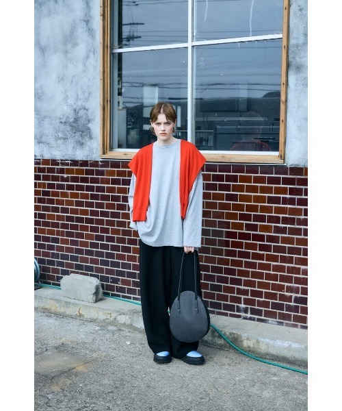 ENFOLD(エンフォルド)の「KNIT CAPE LONG-SLEEVES T-SHIRT(Tシャツ/カットソー・レディース・ホワイト/杢グレー・38)」の3枚目の写真