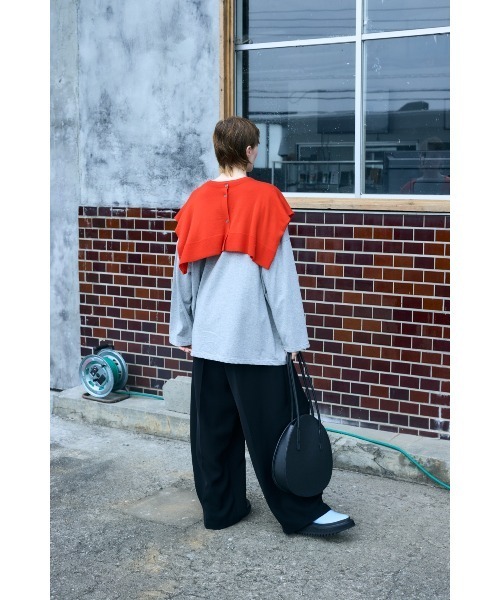 ENFOLD(エンフォルド)の「KNIT CAPE LONG-SLEEVES T-SHIRT(Tシャツ/カットソー・レディース・ホワイト/杢グレー・38)」の5枚目の写真