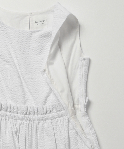 Ray BEAMS（レイビームス）の「Ray BEAMS / サッカーストライプ ノースリーブ ワンピース（ワンピース・レディース・ホワイト/ネイビー・0/1）」の5枚目の写真
