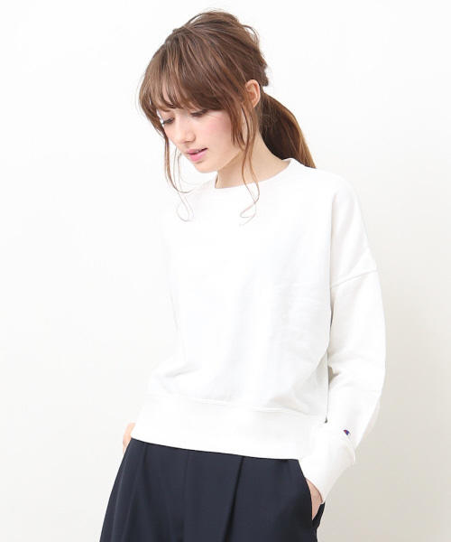 Champion(チャンピオン)の「【Champion別注】クルーネックSWEAT SHIRT(スウェット・レディース・ブラック/ホワイト/グレー・FREE)」の2枚目の写真