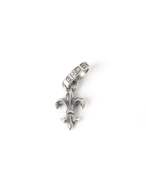 ROYAL ORDER(ロイヤルオーダー)の「TINY FLEUR DE LIS PENDANT(ネックレス・メンズ・シルバー・フリ-)」の6枚目の写真
