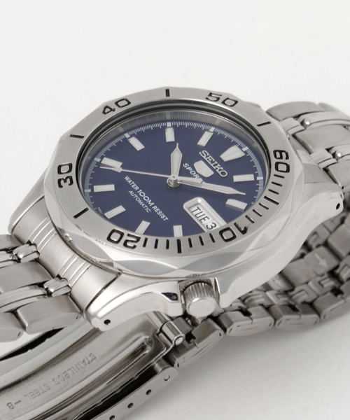 SEIKO（セイコー）の「SEIKO セイコー SEIKO5 SPORTS 自動巻き メタルバンド SNK031K1 SNK029K1 WEB限定（アナログ腕時計・メンズ・ブラック×シルバー/シルバー×ブルー・FREE）」の4枚目の写真