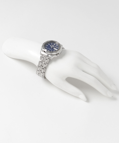 SEIKO（セイコー）の「SEIKO セイコー SEIKO5 SPORTS 自動巻き メタルバンド SNK031K1 SNK029K1 WEB限定（アナログ腕時計・メンズ・ブラック×シルバー/シルバー×ブルー・FREE）」の7枚目の写真