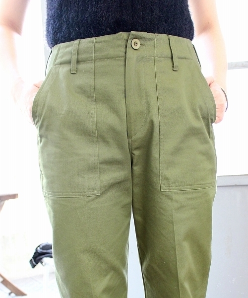 ottilie(オティーリエ)の「ベイカーパンツ(カーゴパンツ・レディース・ベージュ/カーキ・SMALL/MEDIUM)」の8枚目の写真