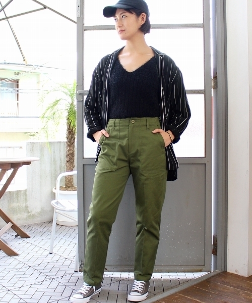 ottilie(オティーリエ)の「ベイカーパンツ(カーゴパンツ・レディース・ベージュ/カーキ・SMALL/MEDIUM)」の5枚目の写真