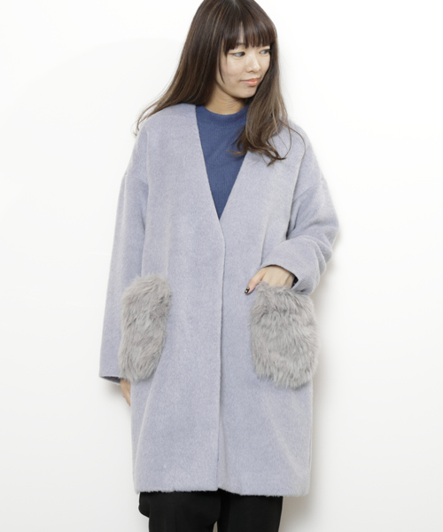 RAY CASSIN（レイカズン）の「ファーポケット付きノーカラーコート