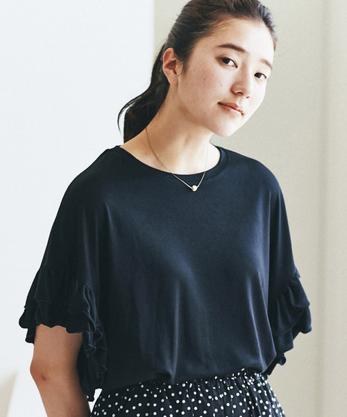 avecmoi（アヴェクモワ）の「ａｖｅｃｍｏｉ　袖フリルＴシャツ（Tシャツ/カットソー・レディース・カーキ/ブラック・SMALL/MEDIUM/LARGE/X-LARGE）」の2枚目の写真