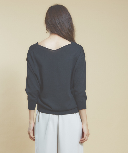 qualite（カリテ）の「〈ITALY〉Vネック7分袖ニットプルオーバー（ニット/セーター・レディース・ブラック/グリーン/マスタード/グレイッシュベージュ・フリー）」の7枚目の写真