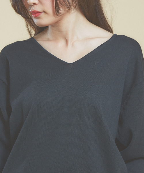 qualite（カリテ）の「〈ITALY〉Vネック7分袖ニットプルオーバー（ニット/セーター・レディース・ブラック/グリーン/マスタード/グレイッシュベージュ・フリー）」の8枚目の写真