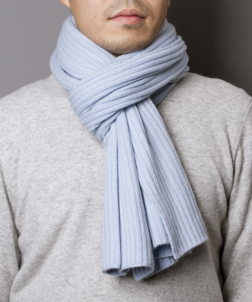 UNITED ARROWS（ユナイテッドアローズ）の「UAS ウールカシミヤ　リブマフラー ◆（マフラー・メンズ・ブラック/グレー/オレンジ/ライトブルー/ネイビー/パープル・フリー）」の4枚目の写真