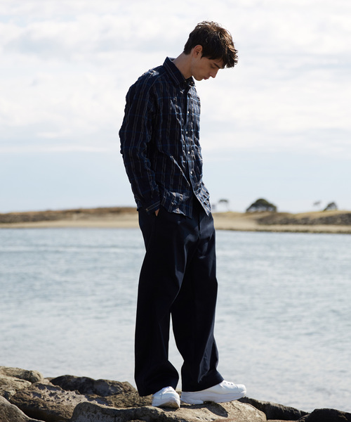 MAISON SPECIAL(メゾンスペシャル)の「トルファンサテン1タックワイドパンツ 【MAISON SPECIAL/メゾンスペシャル】(チノパンツ・メンズ・ブラウン/ダークネイビー・44/46/48)」の5枚目の写真