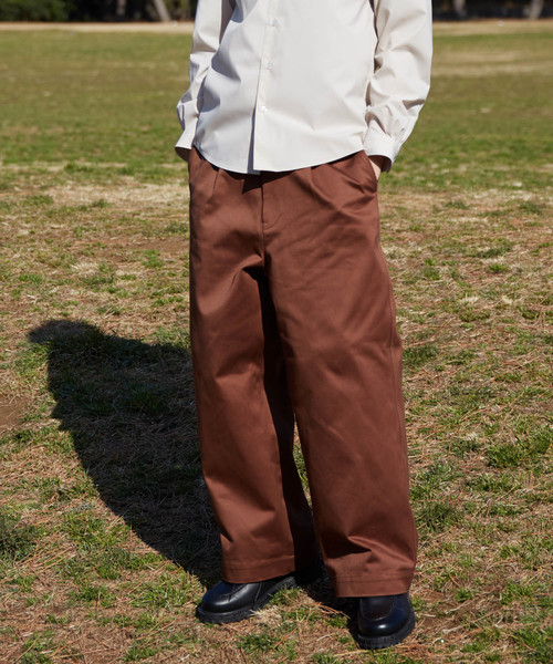 MAISON SPECIAL(メゾンスペシャル)の「トルファンサテン1タックワイドパンツ 【MAISON SPECIAL/メゾンスペシャル】(チノパンツ・メンズ・ブラウン/ダークネイビー・44/46/48)」の6枚目の写真