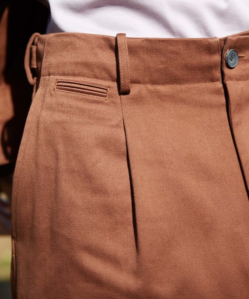 MAISON SPECIAL(メゾンスペシャル)の「トルファンサテン1タックワイドパンツ 【MAISON SPECIAL/メゾンスペシャル】(チノパンツ・メンズ・ブラウン/ダークネイビー・44/46/48)」の9枚目の写真