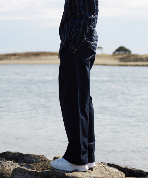 MAISON SPECIAL(メゾンスペシャル)の「トルファンサテン1タックワイドパンツ 【MAISON SPECIAL/メゾンスペシャル】(チノパンツ・メンズ・ブラウン/ダークネイビー・44/46/48)」の11枚目の写真