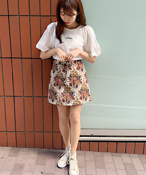 apres jour（アプレジュール）の「袖レースロゴ刺繍Tシャツ【ZOZOTOWN限定アイテム】（Tシャツ/カットソー・レディース・ブラック/オフホワイト/ブルー/オレンジ系その他・フリー）」の11枚目の写真