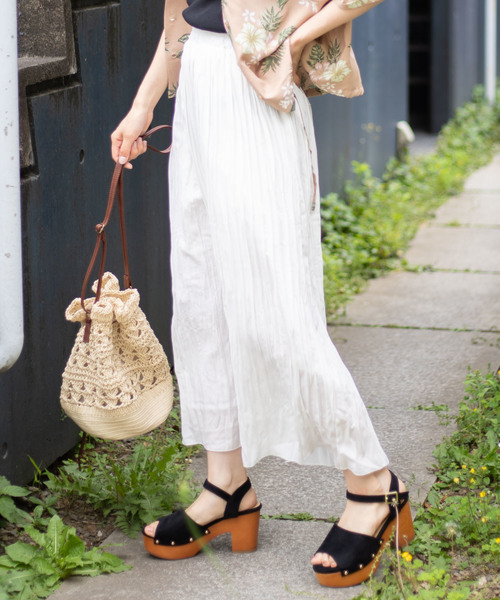 WEGO（ウィゴー）の「WEGO/ワッシャープリーツロングスカート（スカート・レディース・ブラック/オフホワイト/イエロー/ライトピンク/ブラウン・FREE）」の2枚目の写真