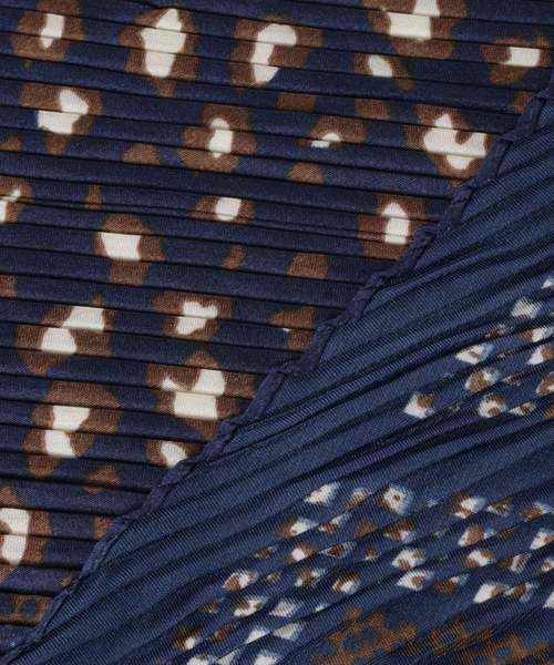 GLOBAL WORK（グローバルワーク）の「プリーツスカーフ/847980（ストール/ショール・レディース・ベージュ/ネイビー/オフホワイト/オレンジ/ブラウン/グリーン・FREE）」の13枚目の写真