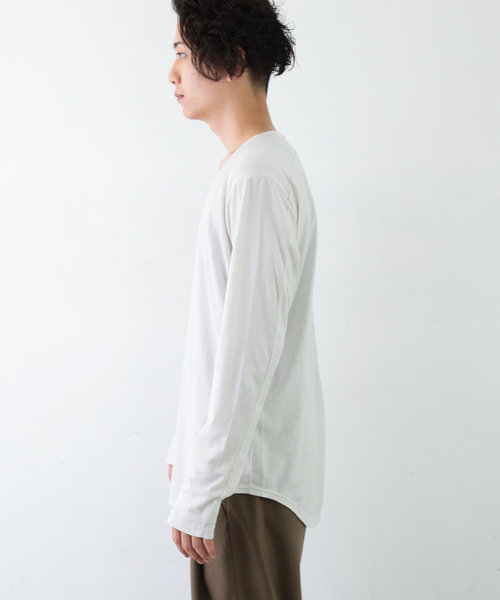 KAZUYUKI KUMAGAI ATTACHMENT(カズユキクマガイアタッチメント)の「80/2度詰天竺 クルーネックL/S(Tシャツ/カットソー・メンズ・ホワイト/ライトブルー/ブラック/オフホワイト/グレー系その他/ベージュ系その他/ライトベージュ・1/2/3)」の21枚目の写真