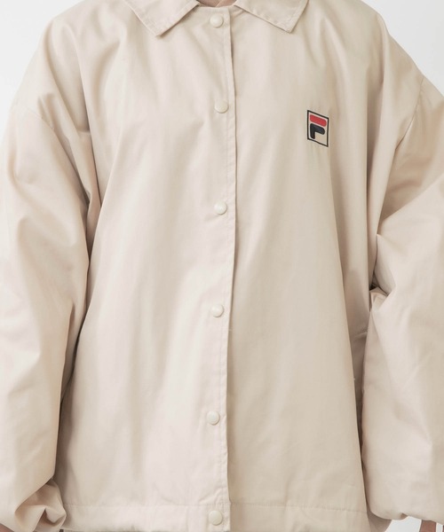 Chaco closet(チャコ クローゼット)の「【FILA フィラ】別注 袖ボリュームビックシルエットフード付き コーチジャケット(ブルゾン・レディース・ベージュ/パープル系その他/ブラック・FREE)」の5枚目の写真