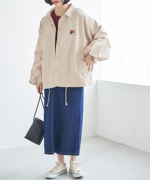 Chaco closet(チャコ クローゼット)の「【FILA フィラ】別注 袖ボリュームビックシルエットフード付き コーチジャケット(ブルゾン・レディース・ベージュ/パープル系その他/ブラック・FREE)」の17枚目の写真