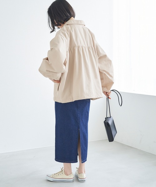 Chaco closet(チャコ クローゼット)の「【FILA フィラ】別注 袖ボリュームビックシルエットフード付き コーチジャケット(ブルゾン・レディース・ベージュ/パープル系その他/ブラック・FREE)」の18枚目の写真