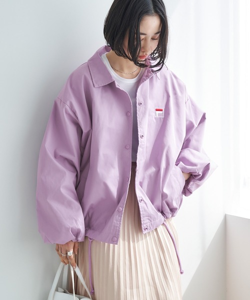 Chaco closet(チャコ クローゼット)の「【FILA フィラ】別注 袖ボリュームビックシルエットフード付き コーチジャケット(ブルゾン・レディース・ベージュ/パープル系その他/ブラック・FREE)」の20枚目の写真