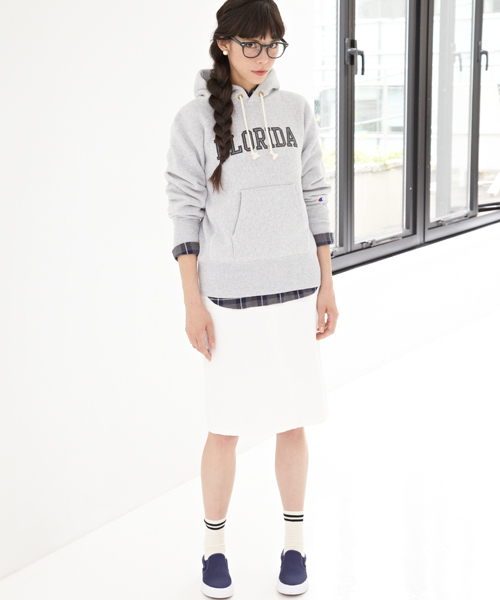 Champion（チャンピオン）の「[チャンピオン]Champion R/W LOGO HOODEDパーカー（パーカー・レディース・ホワイト/グレー/ネイビー・SMALL）」の12枚目の写真