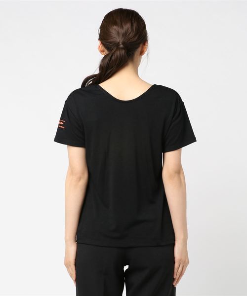 TIGORA（ティゴラ）の「TIGORA/BEAMS DESIGN 2WAYドレープカットソー（Tシャツ/カットソー・レディース・ブラック/ボルドー・M/S/L/XL）」の4枚目の写真