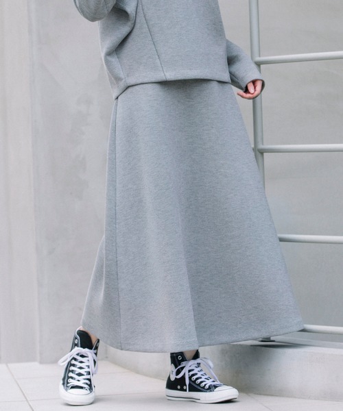 Munich（ミューニック）の「ダブルニットツイルロングフレアスカート(セットアップ可)（スカート・レディース・グレイッシュベージュ/ブラウン/ブラック×ホワイト/ブラック・M/XS/S）」の3枚目の写真