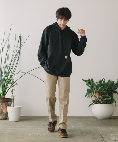 Carhartt(カーハート)の「carhartt(カーハート) Loose Fit Midweight Hooded Sweatshirt オーバーサイズ プルオーバーパーカー カンガルーポケット ワンポイント ミニロゴ ユニセックス(パーカー・レディース・ブラック/グレー/ネイビー/モスグリーン/チャコール・S/M/L/XL/XXL/2XL)」の13枚目の写真