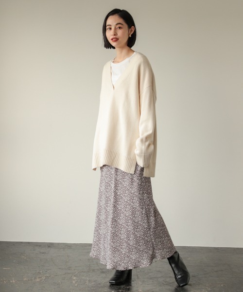 LOWRYS FARM(ローリーズファーム)の「VネックプルオーバーLS 924979(ニット/セーター・レディース・アイボリー/ブラック/ベージュ/イエロー・FREE)」の19枚目の写真