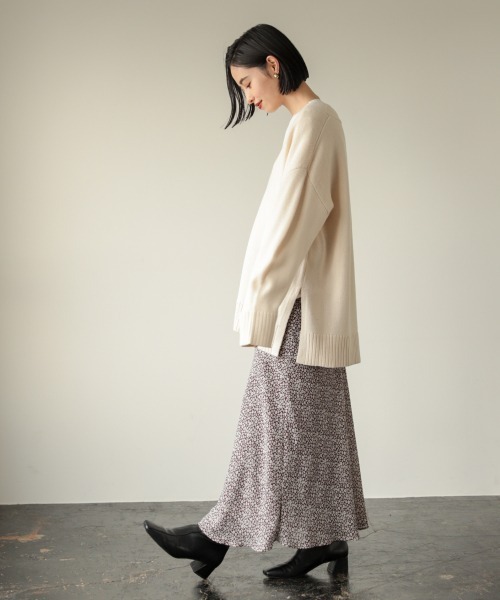 LOWRYS FARM(ローリーズファーム)の「VネックプルオーバーLS 924979(ニット/セーター・レディース・アイボリー/ブラック/ベージュ/イエロー・FREE)」の5枚目の写真