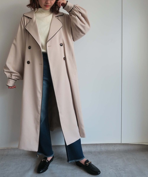 GeeRA(ジーラ)の「合皮パイピングトレンチコート(その他アウター・レディース・ベージュ/サンドグレー・MEDIUM)」の10枚目の写真