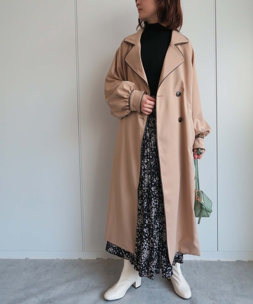 GeeRA(ジーラ)の「合皮パイピングトレンチコート(その他アウター・レディース・ベージュ/サンドグレー・MEDIUM)」の4枚目の写真