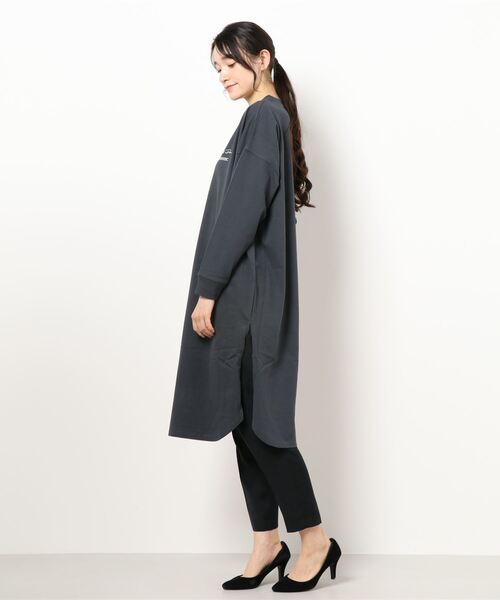 RAG MACHINE（ラグマシーン）の「【RAG MACHINE】ロゴプリントワンピース（ワンピース・レディース・オフホワイト/ベージュ/ダークグレー・M/L）」の4枚目の写真