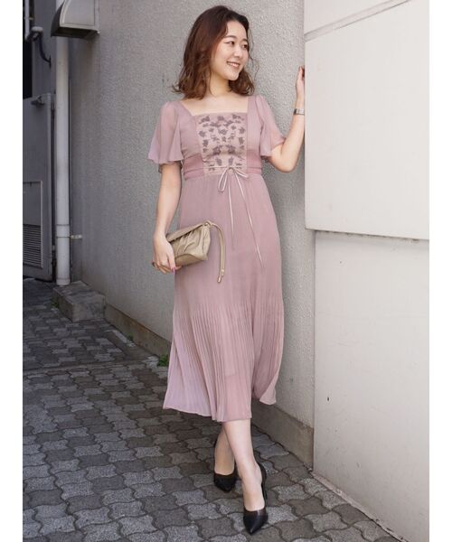 激安正規商品 Mercuryduo マーキュリーデュオ のファッション ワンピース ワンピース ドレス マルチ素材エンブロイダリープリーツドレス ワンピース ワンピース