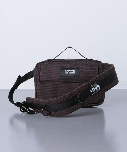 RAF SIMONS（ラフシモンズ）の「＜RAF SIMONS＞×＜EASTPAK＞ ウエスト バッグ（ボディバッグ/ウエストポーチ・メンズ・ダークブラウン・FREE）」の3枚目の写真